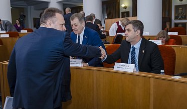Евгений Солнцев впервые отчитался перед депутатами Заксобрания
